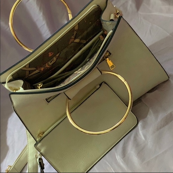 Women’s Cream Handbag - Picture 2 of 4